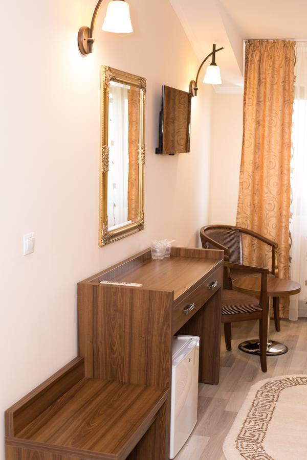 Complex Azar Hotel Galati  Exterior photo