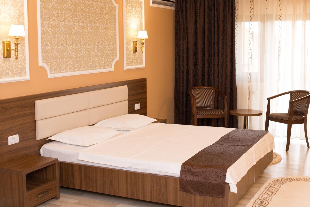 Complex Azar Hotel Galati  Exterior photo